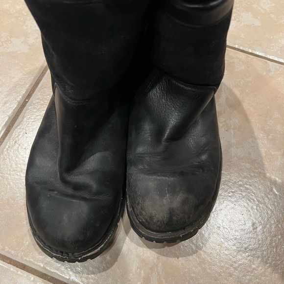 UGG Black Men's Boots - Picture 1 of 10